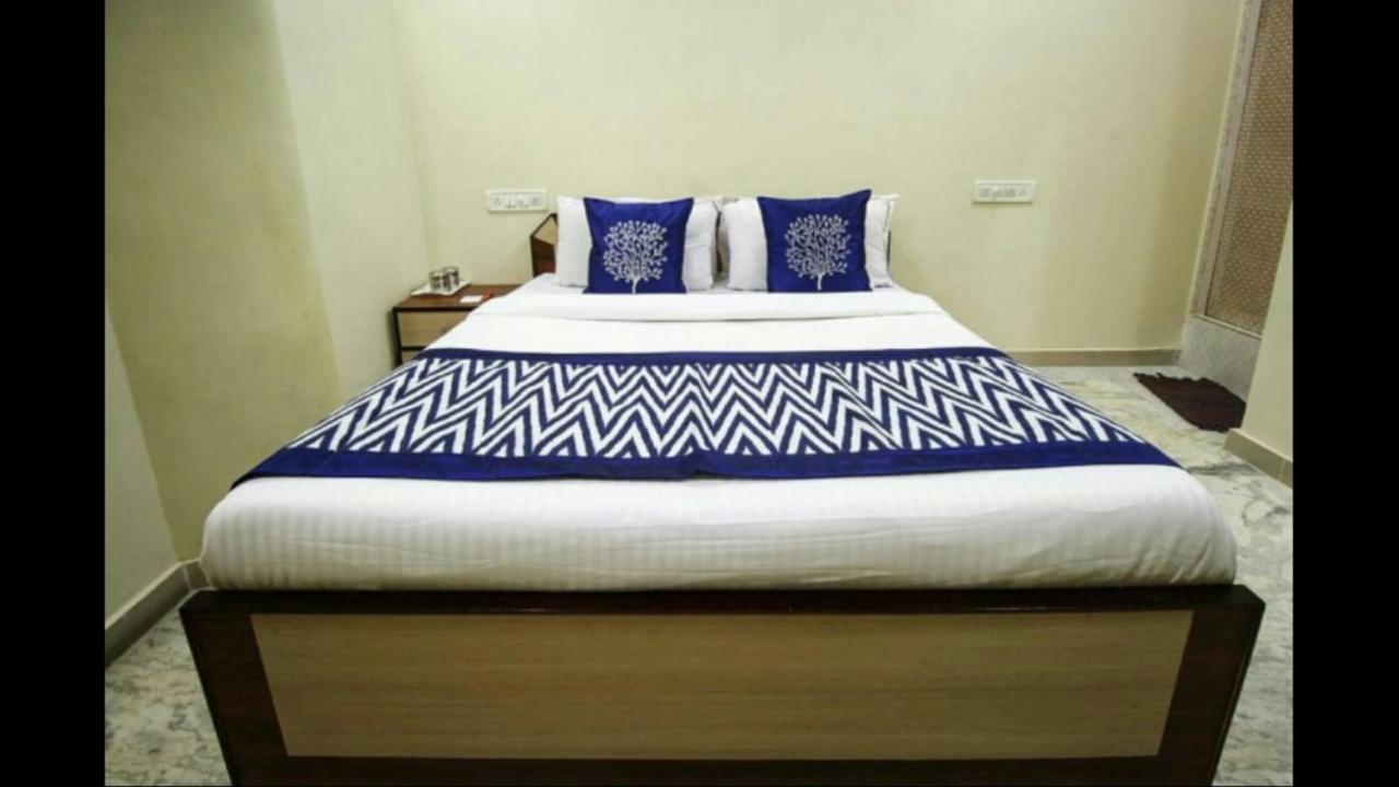 Hotel Honey Bunny Ahmedabad Ngoại thất bức ảnh